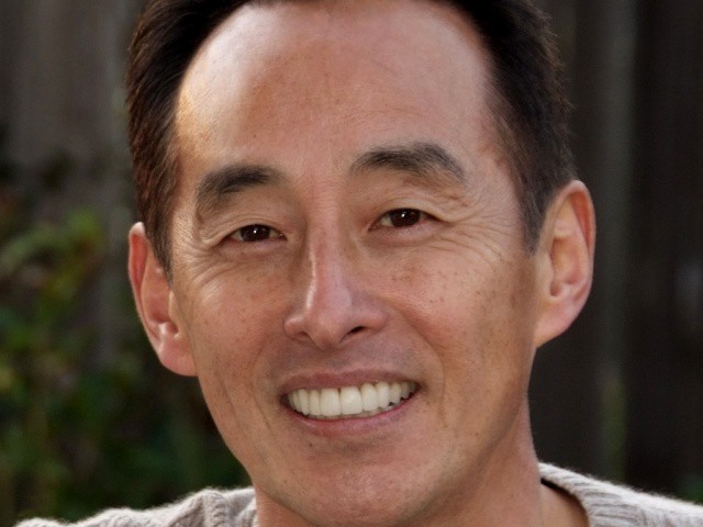 Samsung Exec Admits To Using Mac & iOS Devices At Home, Praises Apple’s Ecosystem