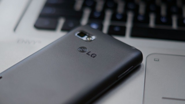 LG-Optimus-F3-9
