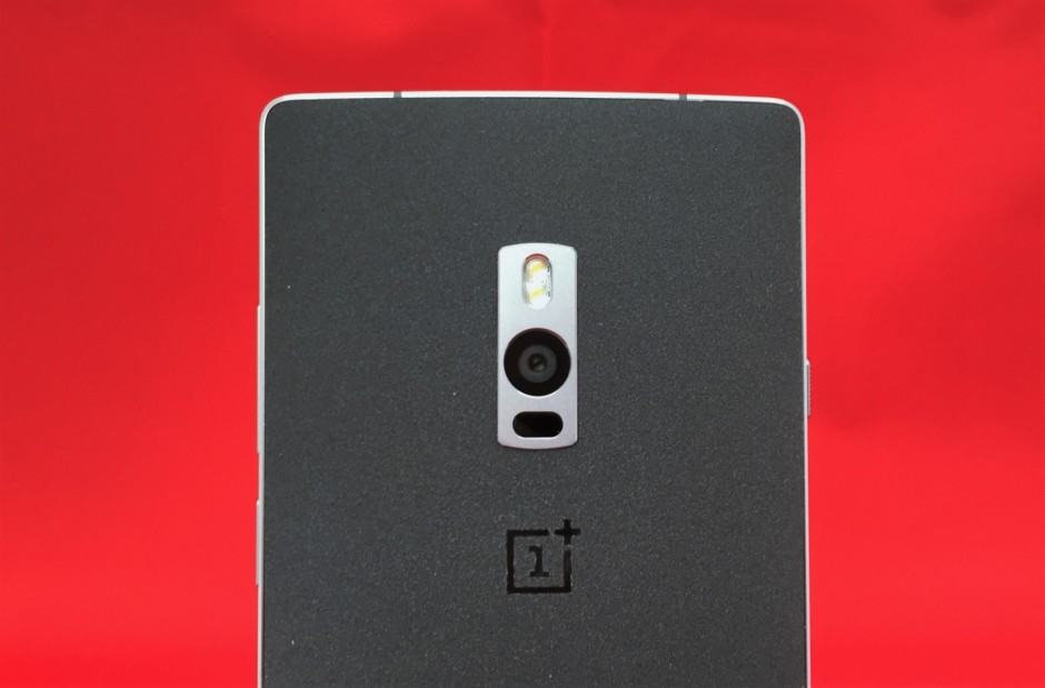 OnePlus 2 back 2 940x619 The OnePlus 2 gets warm, but not too warm. Photo: Killian Bell/Cult of Android