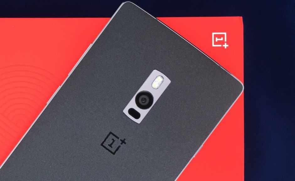 OnePlus 2 cam1 940x577 The metal accent around the OnePlus 2's camera and flash is a nice touch. Photo: Killian Bell/Cult of Android