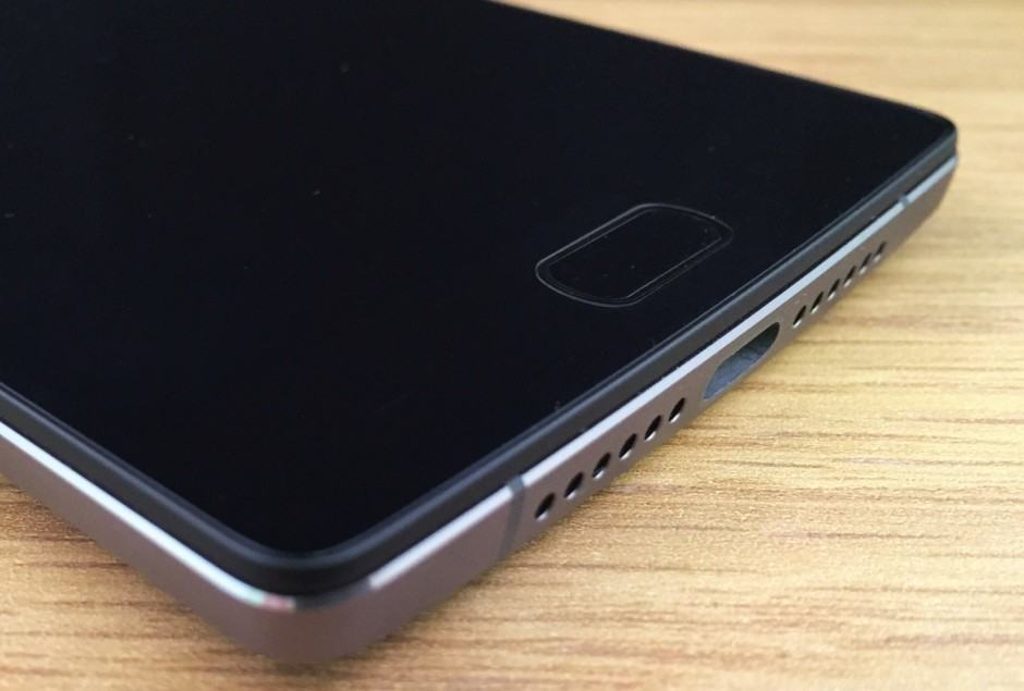 OnePlus 2 fingerprint scanner 940x635 The OnePlus 2's fingerprint scanner. Photo: Killian Bell/Cult of Android