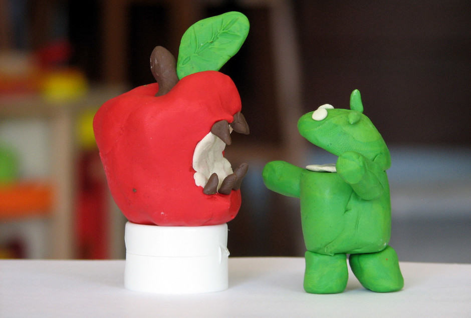 apple-android-battle