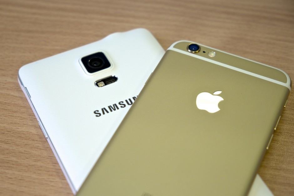 Apple samsung iphone galaxy patent war 940x626 No one sells more smartphones than Apple. Photo: Kārlis Dambrāns/Flickr CC