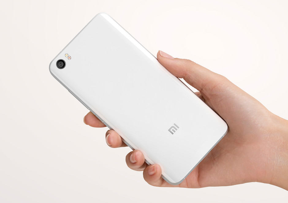 Xiaomi-Mi-5-white-back